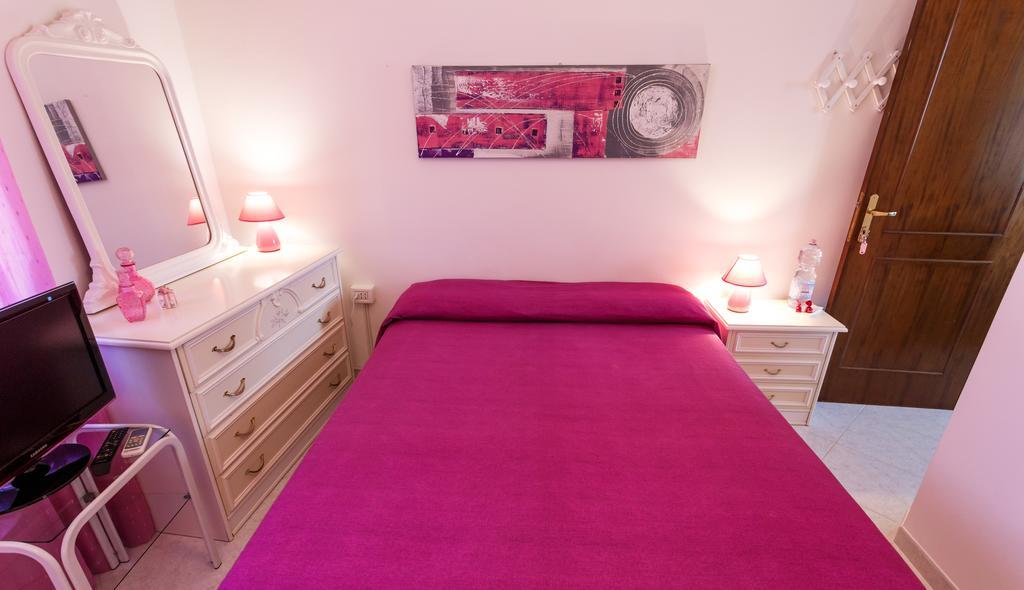 L'Aurora Viola Bed and Breakfast Carbonia Buitenkant foto