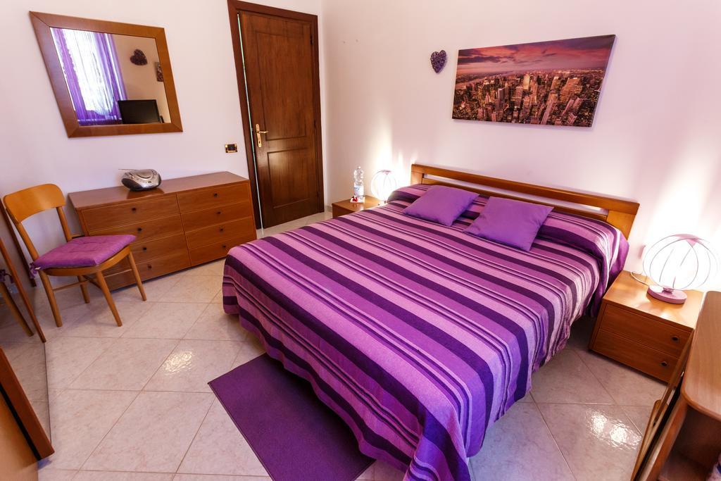 L'Aurora Viola Bed and Breakfast Carbonia Buitenkant foto